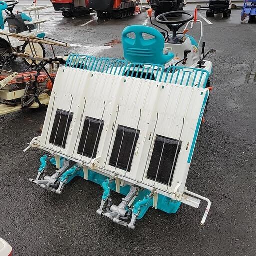 クボタ　4条植え　乗用田植機