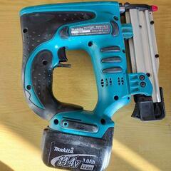 中古品 / 動作品】○マキタ(makita) コードレスピンタッカ PT350DZ 14.4V3.0Ahバッテリー1個付【格安出品 中古品 / 動作品】○マキタ(makita) コードレスピンタッカ PT350DZ
