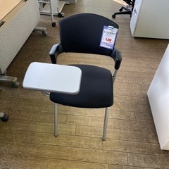 JA-15 【オフィス家具専門店】コクヨのテーブル付きチェアです！