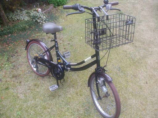 ノーパンクタイヤ　折りたたみ自転車