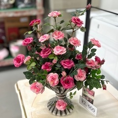 バラの造花、花瓶のセット