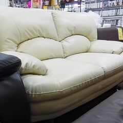セール中につき、通常特価21,978円より3,000円引きの18,978円! レザー張り