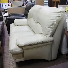 セール中につき、通常特価21,978円より3,000円引きの18,978円! レザー張り
