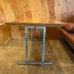 木製の天板テーブル　無料