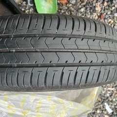 185/65R15 ほぼ新品