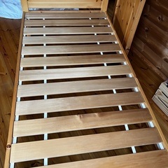 木製　シングルベッド　フレーム　シンプル　