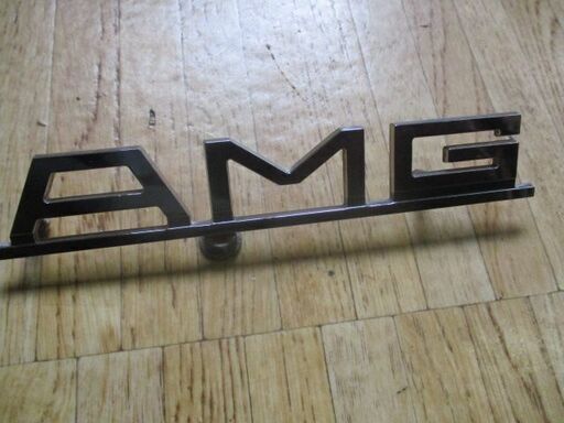ファッション AMG-コンプリート車装備のインブレムです