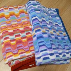 毛布厚手２枚（昭和西川）・薄手毛布２枚
