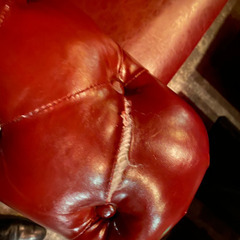 ソファ2つ　テーブル2つ　売ります。定価33万円