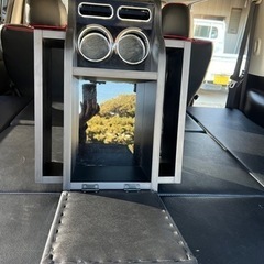 ハイエース セカンドシートアームレスト