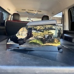 ハイエース セカンドシートアームレスト