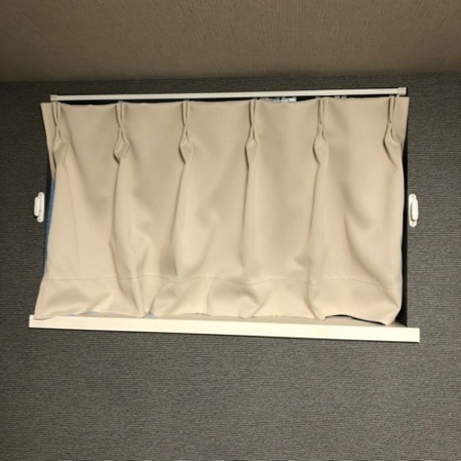 遮光1級カーテン　74cm×45cm
