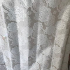 ベージュのカーテン