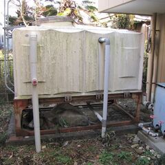 受水槽（タンク）　鉄製架台、給水ポンプ付　お引取限定