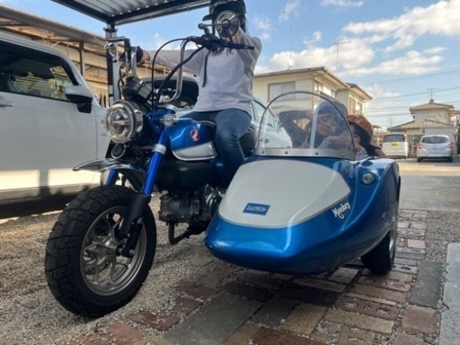 3人乗りモンキー　125c cサイドカー