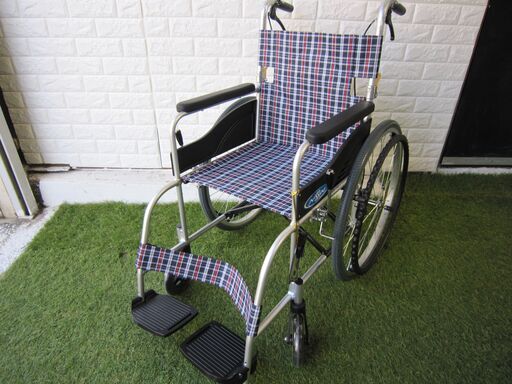 【新品】　NISSIN　自走式車イス　NEOー１　ノーパンクタイヤ