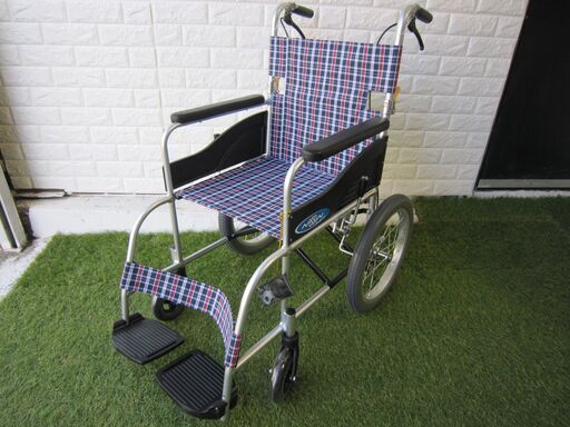 【新品】　NISSIN　介助式車イス　NEOー２　ノーパンクタイヤ