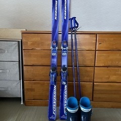 ジュニア用　スキー板140cm、ブーツ、ストック