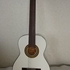 白いギター