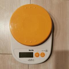 タニタ デジタルクッキングスケール 1kg アプリコットオレンジ...