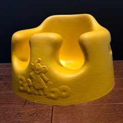 ベビーチェア　bumbo 黄色