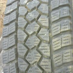 ２トン、トラック用スノータイヤ、ホイールセット