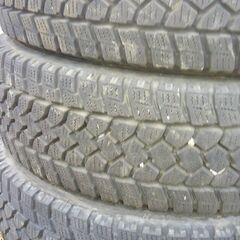 ２トン、トラック用スノータイヤ、ホイールセット