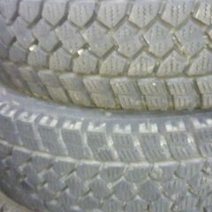 ２トン、トラック用スノータイヤ、ホイールセット