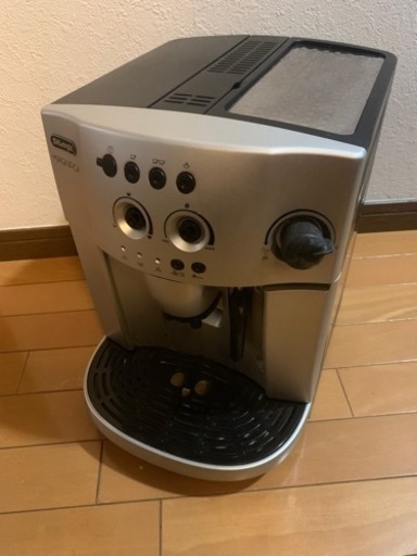 デロンギ　コーヒーマシン　全自動