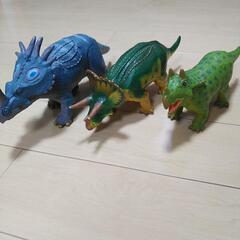 恐竜ソフビ人形3体セット