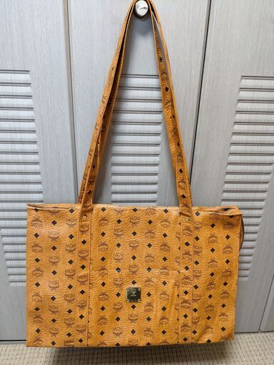 MCM トートバッグ スタッズ パイソン 型押し エムシーエム 黄色