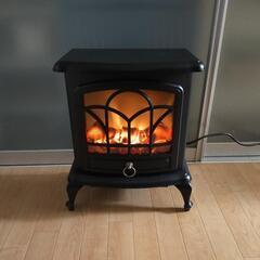 暖炉型の電気ファンヒーター