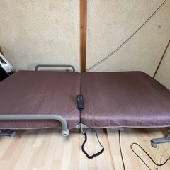 電動リクライニング折り畳みベッド
