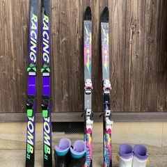 子供用スキー板と靴