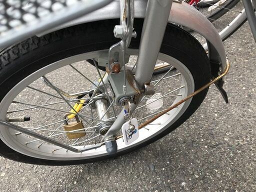 ☆ｶﾅﾘｰ 大人用三輪車ｼﾙﾊﾞｰ18ｲﾝﾁ ｽｲﾝｸﾞ