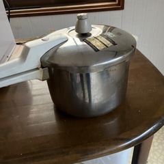 圧力鍋中古品　