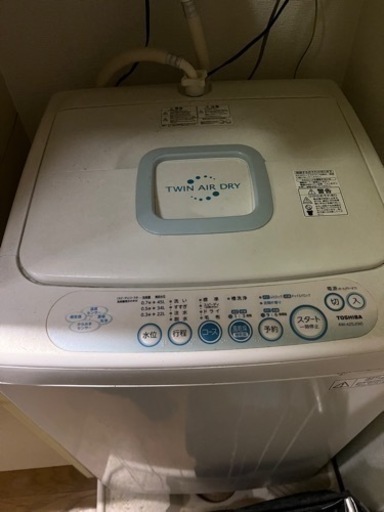 TOSHIBAの洗濯機です。　取りに来てくれる方優先