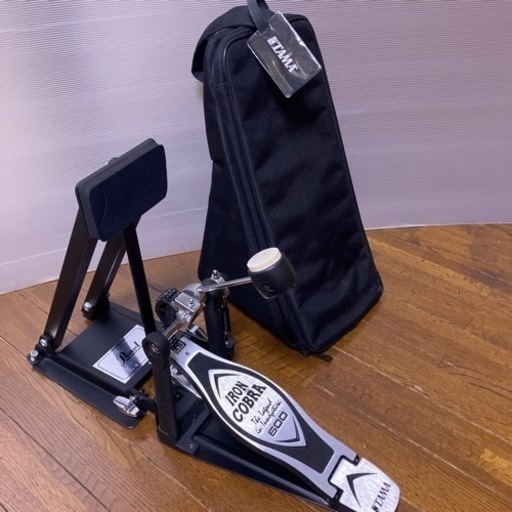 ★ドラム★バスドラペダル他2点★超美品★  TAMAアイアンコブラ600  専用ケース　パール  バスドラパッドBD-10パッド