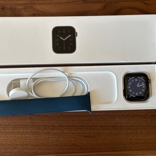 【美品】Apple Watch SE 44mmスペースグレイ MYDT2J/A
