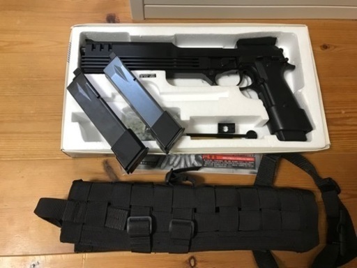 東京マルイハイキャパ5.1 予備マガジン1本&レッグホルスター付