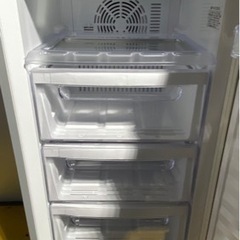 ✨使用期間6ヶ月未満✨美品✨2022年製✨冷凍庫 121L