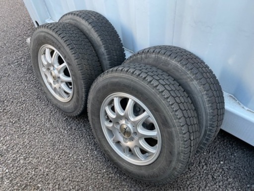 中古スタッドレスタイヤ・ホイール4本セット 145R12LT 軽トラ、軽バンにどうぞ！