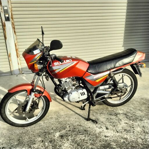 スズキのGS125ccです。エンジン一発始動で調子も良く乗りやすいです