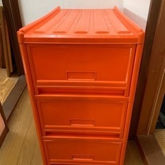 ②大型カラーボックス(オレンジ)4段