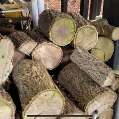 薪（種類画像で判断してください）300kg（軽トラ満タンくらい）