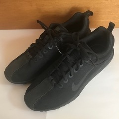 NIKE スニーカー　ジョギングシューズ　ナイキ　新品に近いです