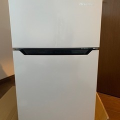 【今週まで】持ち運び便利❗️Hisense冷蔵庫93L容量