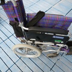 美品☆KAWAMURA カワムラサイクル アルミ製 介助式 車椅子 KAJ-302SB 最大体重100Kg 軽量(約13Kg) 折畳み式 車いす 介護 福祉用具