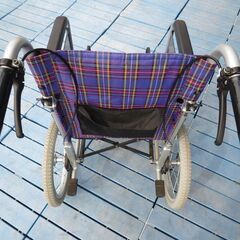 美品☆KAWAMURA カワムラサイクル アルミ製 介助式 車椅子 KAJ-302SB 最大体重100Kg 軽量(約13Kg) 折畳み式 車いす 介護 福祉用具