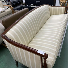 家具ならトレファク吉川店！！ hickory 3人掛けソファー アイボリー×ダークブラウン ※左後脚ワレ有